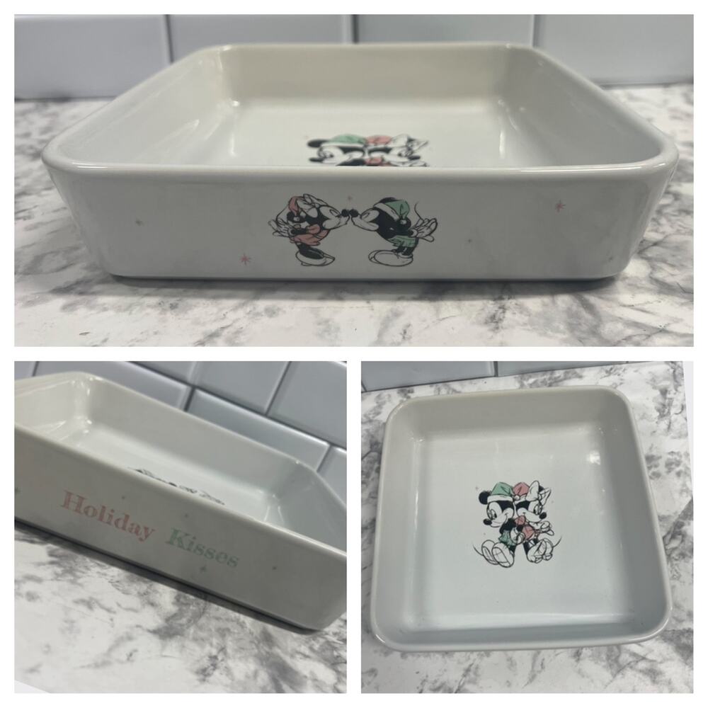 Disney Christmas Mickey and Minnie Holiday Kisses 9 inch baking dish